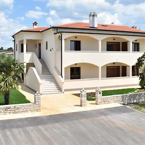 Diana Apartment
